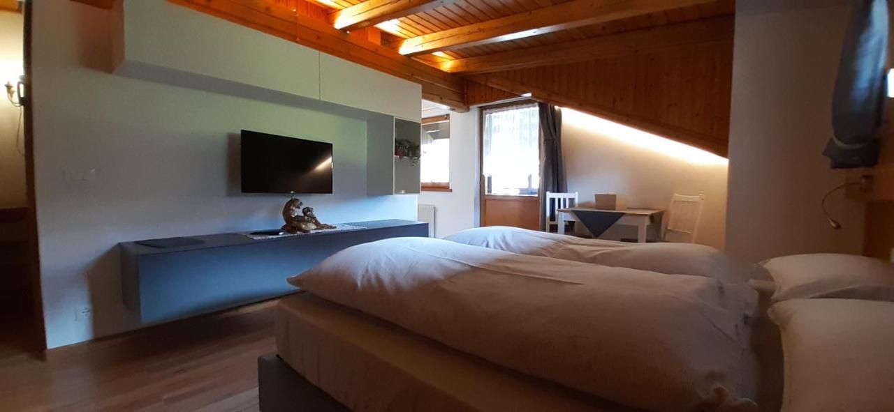 פאדולה La Pineta Apartment מראה חיצוני תמונה