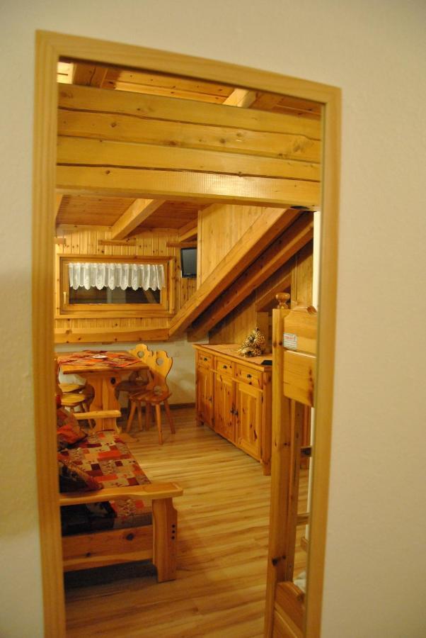 פאדולה La Pineta Apartment מראה חיצוני תמונה